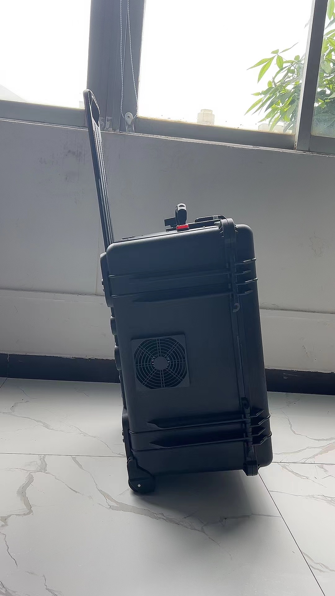 龙门手拉箱型移动通信干扰器